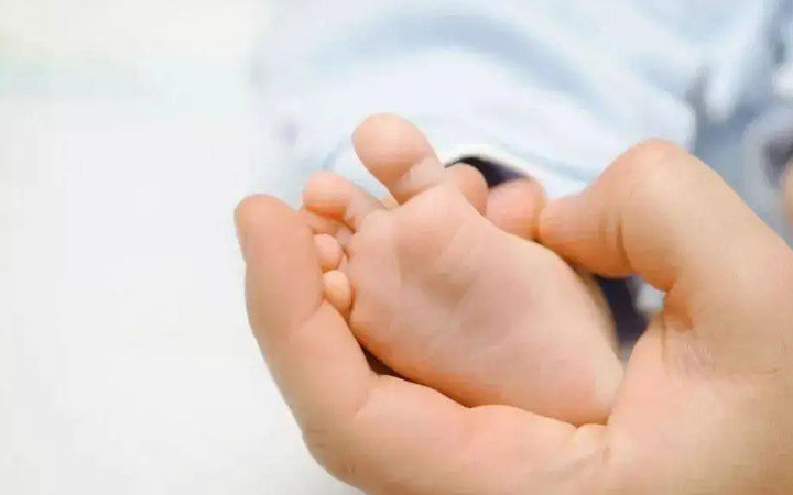 试管婴儿多少钱一次?男人-新生儿一天一般多长时间排一次尿？新生儿需要多长时间排尿一次？