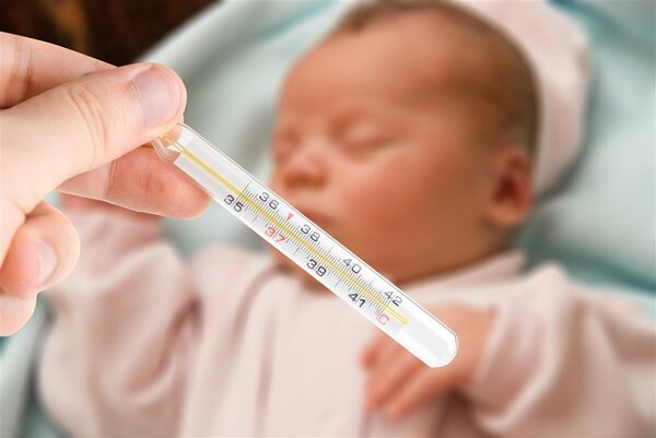 湛江助孕生子医院：孩子发烧需要去医院的7种情况，不要拖延